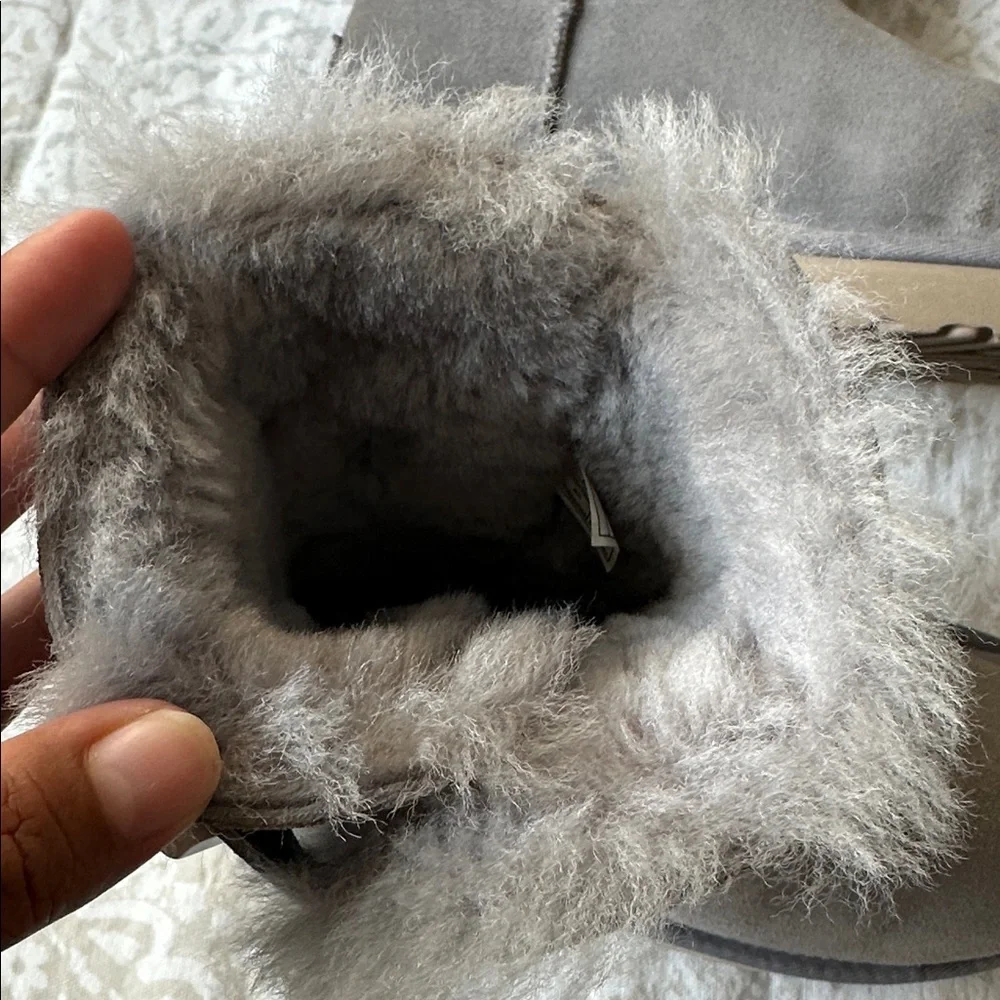 UGG Bailey Fashion Buckle color gray